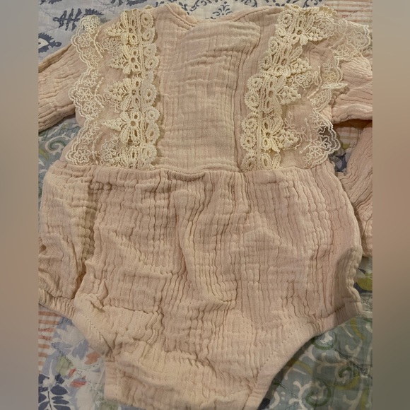 Brand new Baby girl boutique onesie/bodysuit/bubble with matching bow headband - Picture 8 of 9